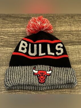New Era NBA Chicago Bulls Team Logo Beanie Adult One Size Beanie